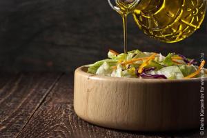 Рецепти за най-вкусните домашни сосове за салати